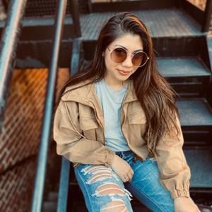 Meet your Posher, Jennifer